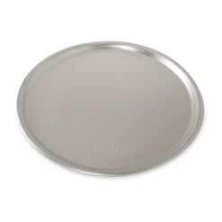 Plaque à pizza traditionnelle Nordic Ware Naturals Ø38 cm, Aluminium